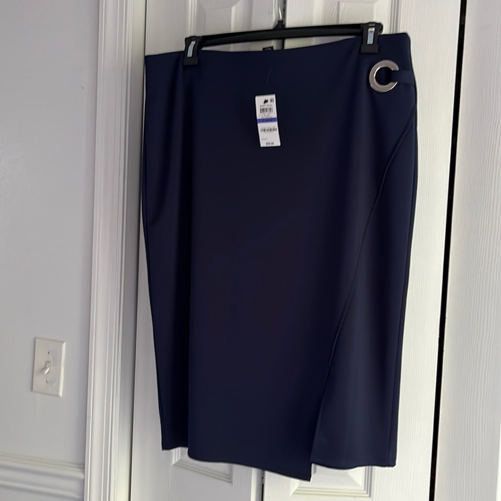 Women’s skirt size XL,